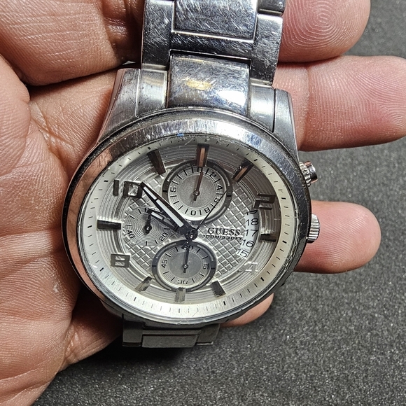 Guess Steel Mens Quartz Watch Silver Tone Working U0075G3 Cracked Crystal shows - Picture 3 of 12